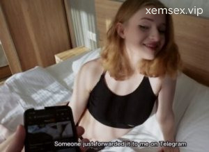 Ảnh thumbnail của Anh trai của cô ấy vào thấy cô ấy đang xem phim sex và luôn đòi chịch