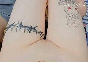 Ảnh thumbnail của Anh trai khoai to kích thích Vy Trần mặc đồ bó