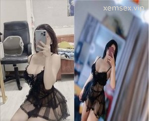 Ảnh thumbnail của Anh trai không thể cưỡng lại em người yêu hấp dẫn trong bộ đồ ren xuyên thấu