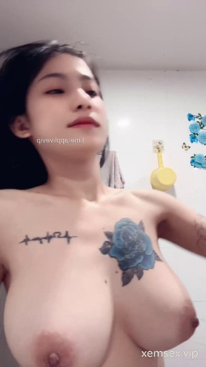 Ảnh thumbnail của Bảo Trân 2k4 banh háng xoa mép bím hồng cực nứng – Huynhbaotran lộ clip sex