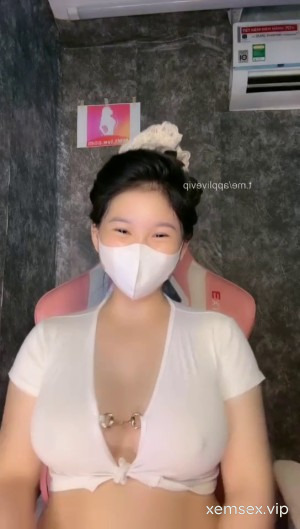 Bé Ly Xù cute trổ tài múa ngực cho anh em xem – Ly_Xu show vú