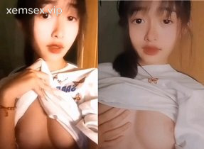 Ảnh thumbnail của Bé Na khoe lồn múp của mình với nhiều nước