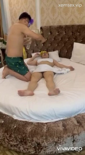 Cậu trai tơ lần đầu trải nghiệm đá phò gặp ngay thần dâm Hoa Ngọc Lan – Hoa_Ngoc-Lan LIVE Leak