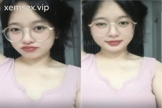 Ảnh thumbnail của Chén em ghẹ ngực to bướm nhiều nước