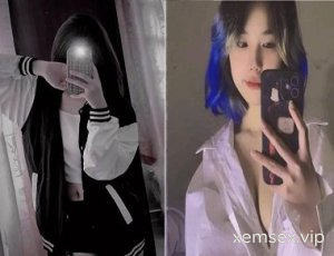 Ảnh thumbnail của Cô gái trẻ hấp dẫn khoe bướm