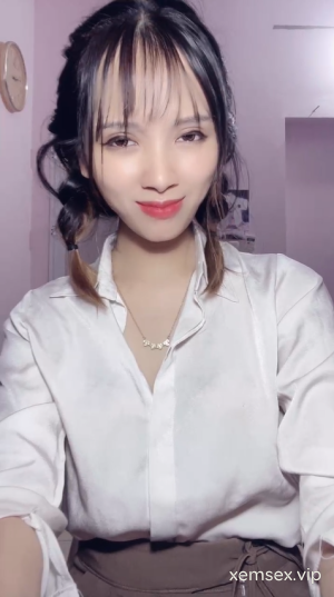 Cô giáo Ngọc Thảo lần đầu LIVE nên còn nhiều e ấp – livestream stars