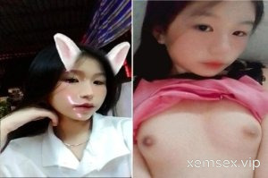 Ảnh thumbnail của Em gái bím còn non cu đút không vừa