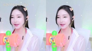 Em gái Hàn Hidana thích chơi súng nước và lắc mông theo nhạc – clip hot Hidana