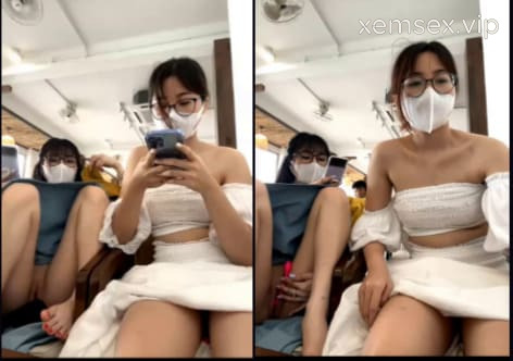 Hai em gái live sex thủ dâm ở quán trà sữa