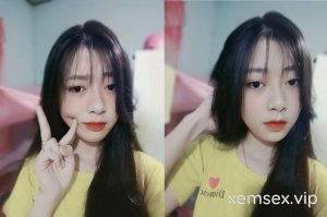 Ảnh thumbnail của Huyền Anh có lồn to và đầy nước