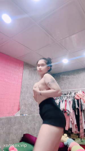Lộ clip cô chủ shop quần áo Tiktok live bán bưởi cho tư bản – động tối cổ mmlive