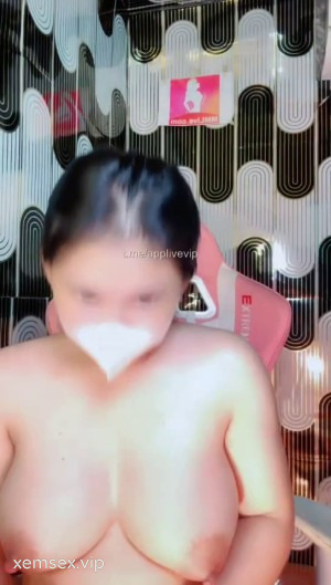 Ảnh thumbnail của Ly xù vú sệ như hai quả mướp anh em ạ – Ly_Xu show bướm
