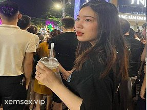 Ảnh thumbnail của Nhung Lyna rên la khi bạn trai của cô bú lồn