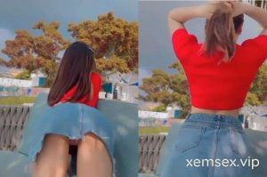 Ảnh thumbnail của tận hưởng sự sung sướng của cô em gái lồn múp và dâm đãng