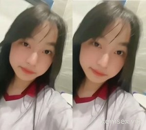 Ảnh thumbnail của Thu Phương khoe con bướm trong nhà vệ sinh