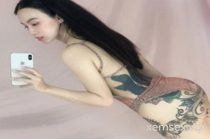 Ảnh thumbnail của video Linh Miu có quan hệ tình dục với hai anh trai của cô ấy