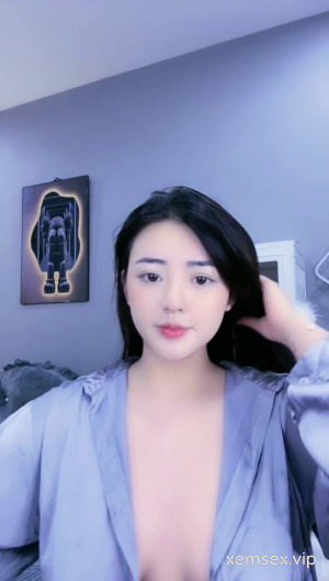 Vy baby idol mới nổi, show chiếc hàng họ hạng sang cho anh em đey – clip hot tik tok